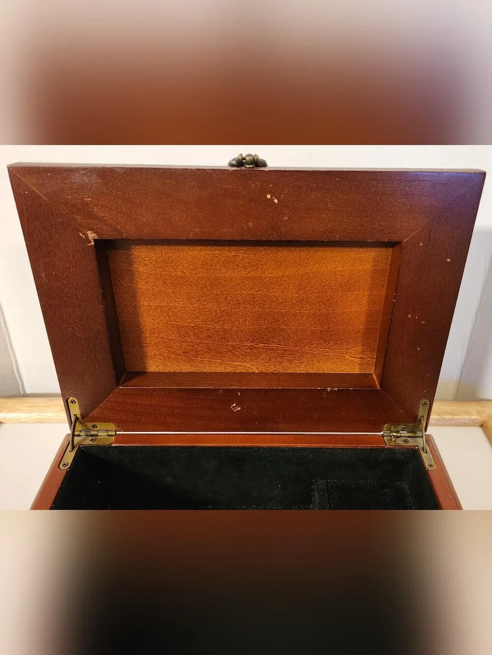 Vintage 1998 Bombay Company Musical Jewelry Box Model 083 Cherry Wood Sankyo